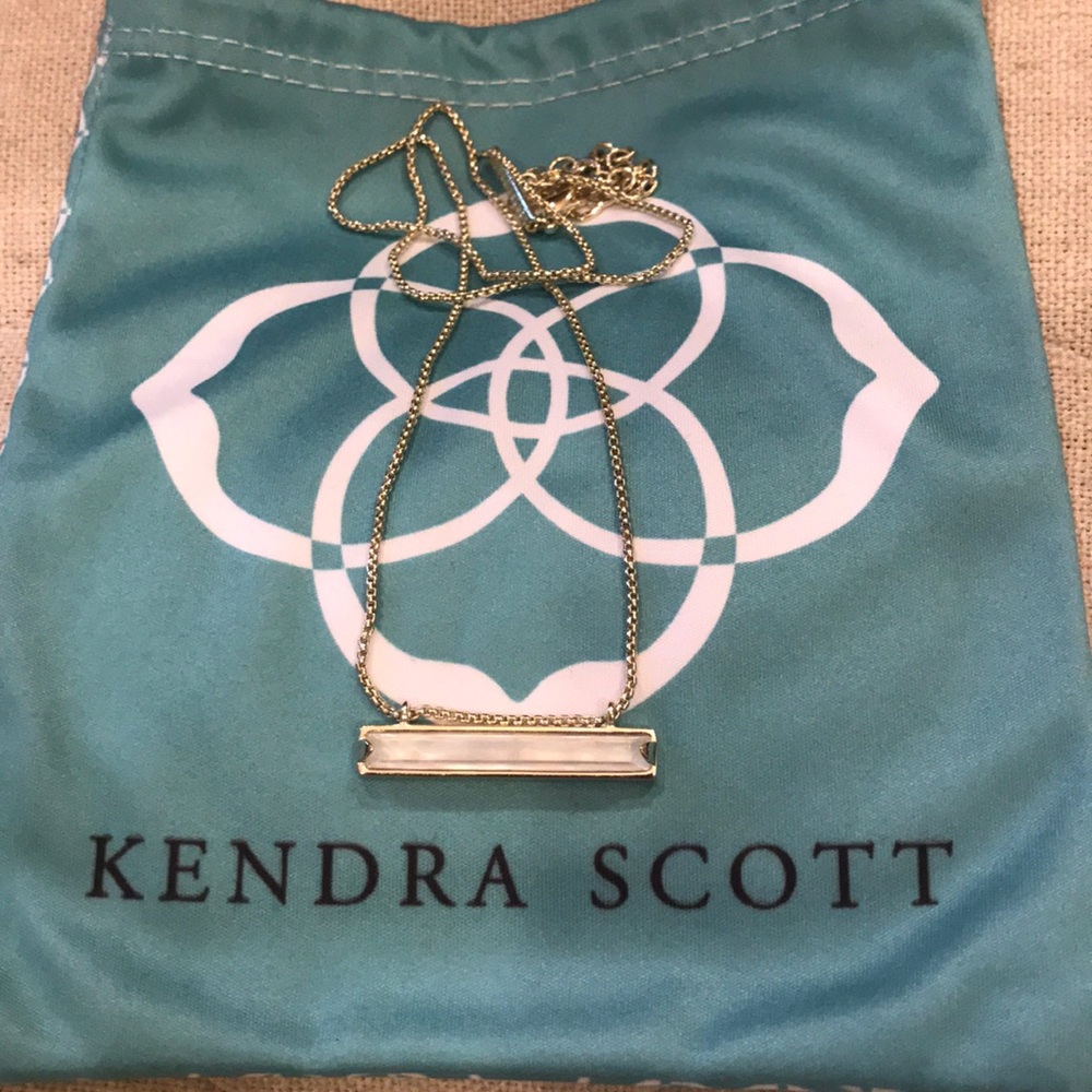 Kendra Scott gold bar necklace